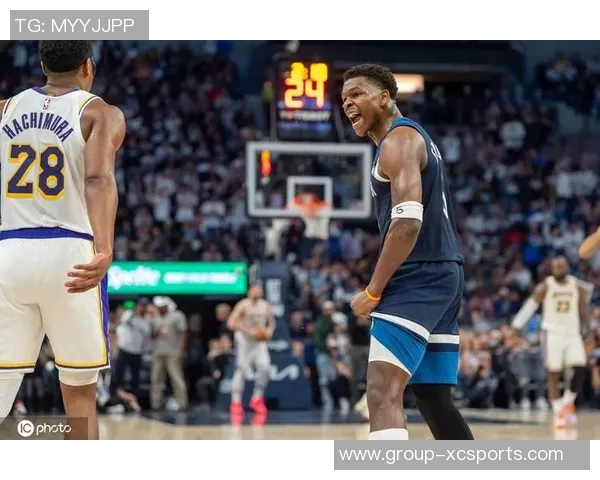 爱德华兹表现出色17投6中贡献20分6篮板6助攻3抢断1盖帽助球队夺胜